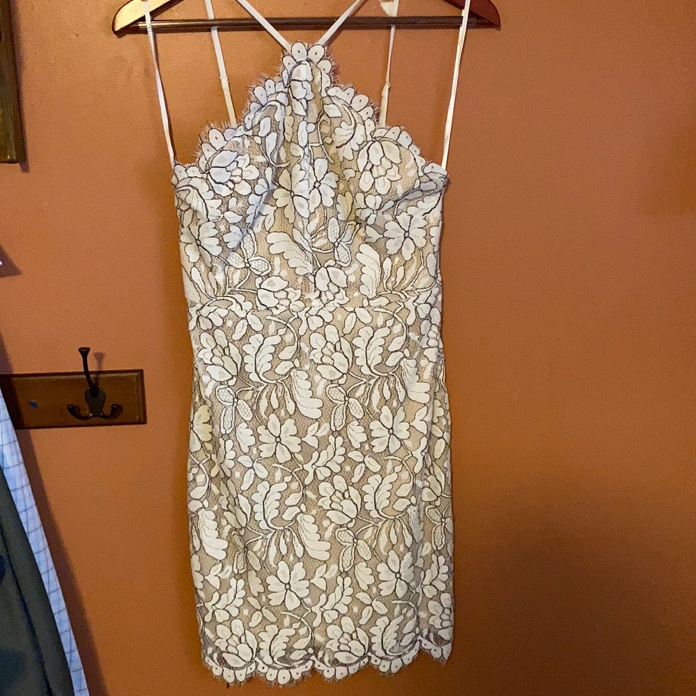 Lulu’s ivory lace bodycon dress